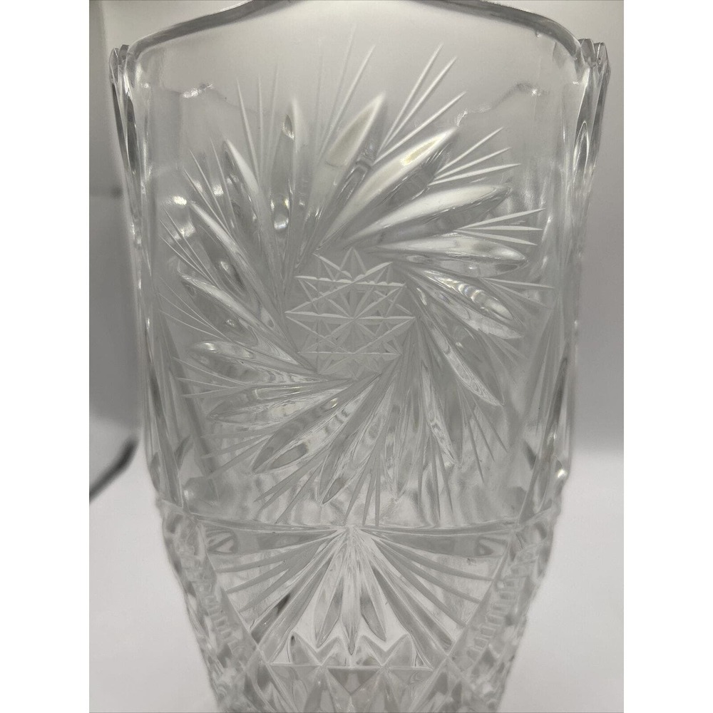 8 1/2" VINTAGE CUT CRYSTAL VASE w/ SAWTOOTH RIM STARBURST PATTERN - Picture 4 of 5